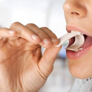 Gumy do żucia – czy są szkodliwe dla zębów?