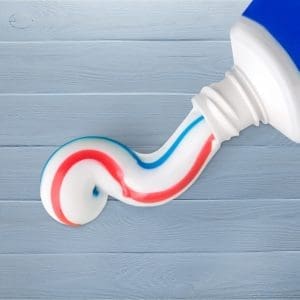 Ile używać pasty do zębów? Dzieci i dorośli